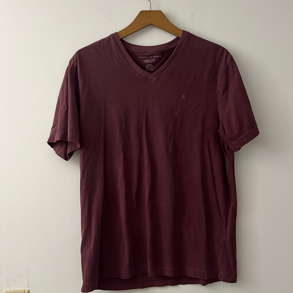 American Eagle tee